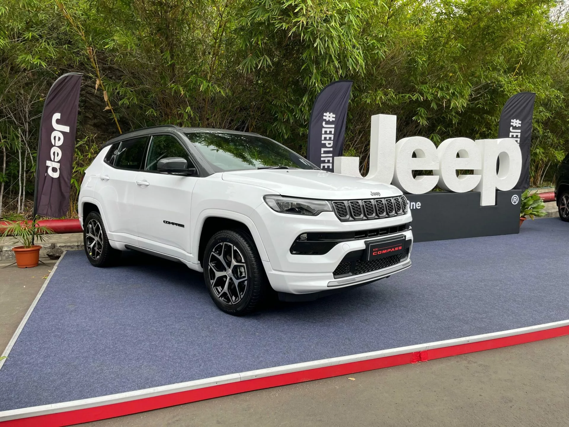 Jeep compass bike online price